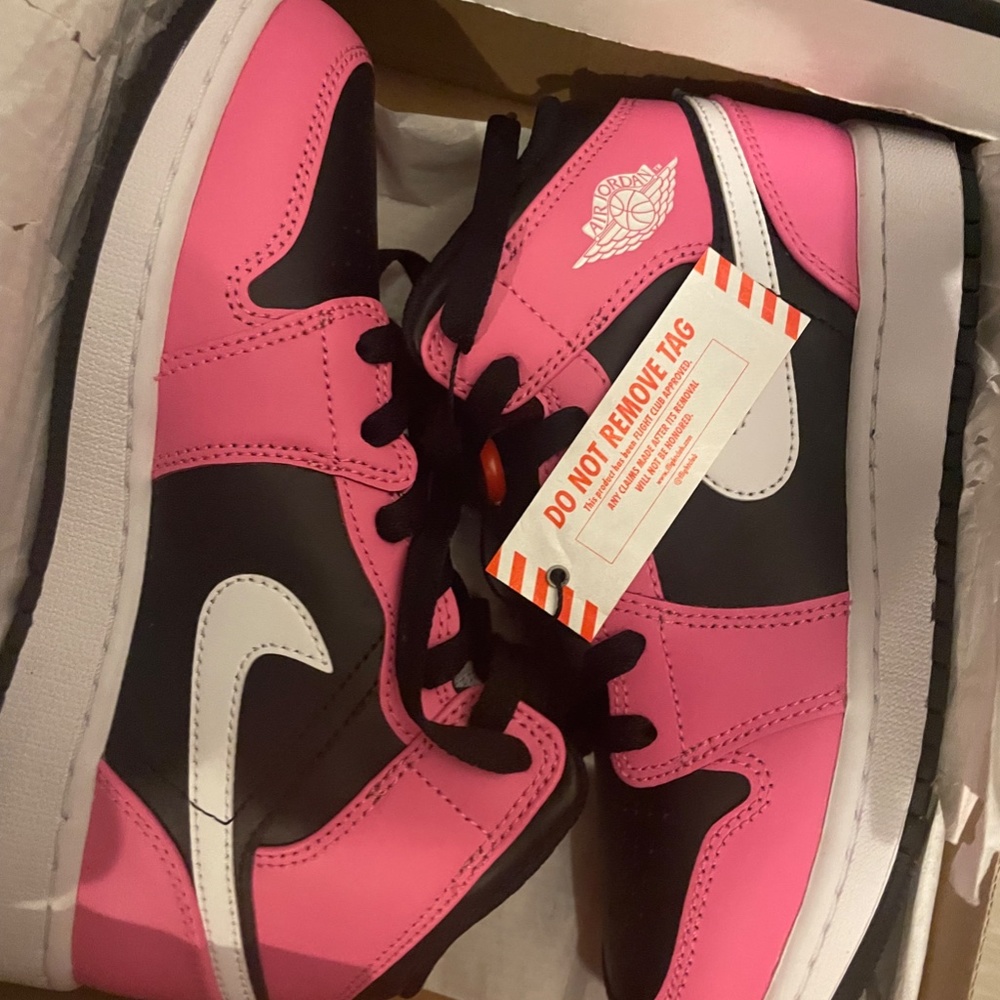 Air Jordan Mid 1 GS In Pinksicle Size 4Y/5.5 Women's NEW WITH TAGS